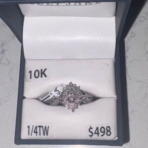 10K White Gold Diamond Cluster Ring - White